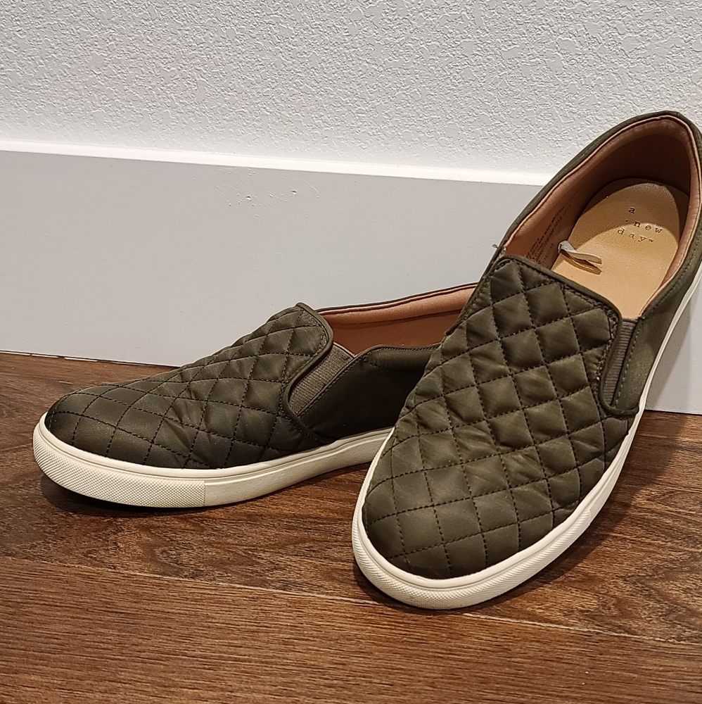 A New Day • Quilted Army Green • Slip On • 9½